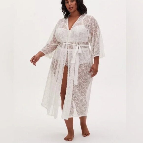 Torrid white lace robe - Picture 1 of 5